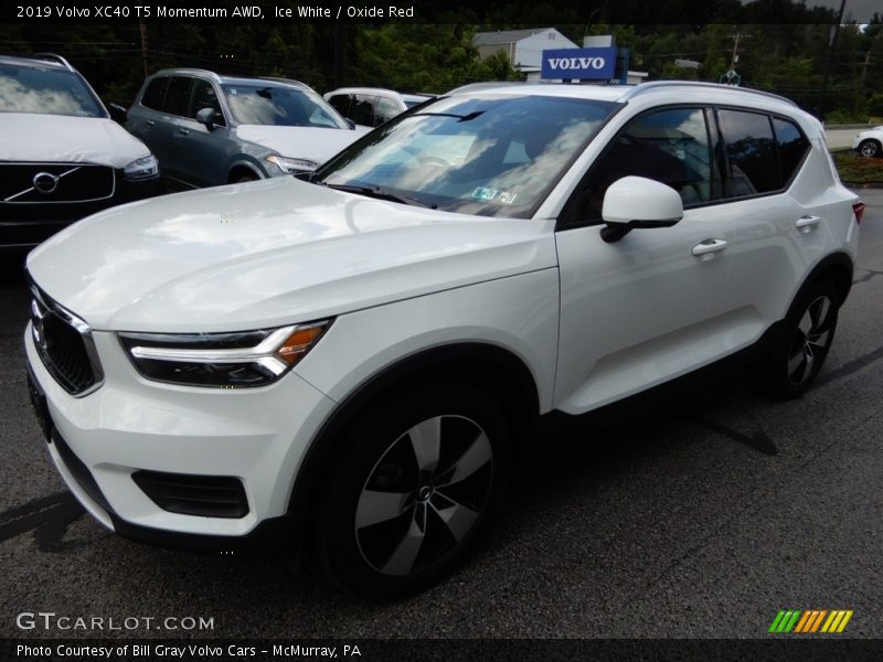 Ice White / Oxide Red 2019 Volvo XC40 T5 Momentum AWD