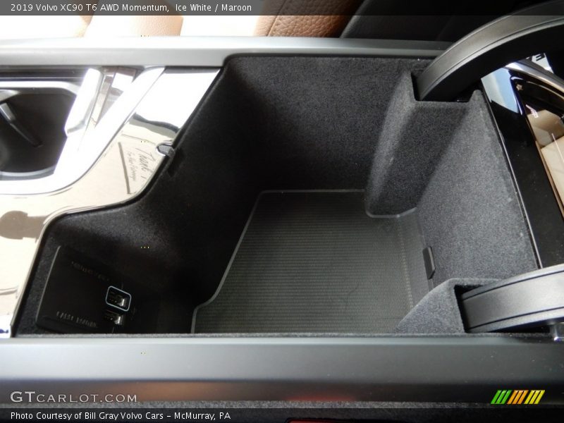 Ice White / Maroon 2019 Volvo XC90 T6 AWD Momentum
