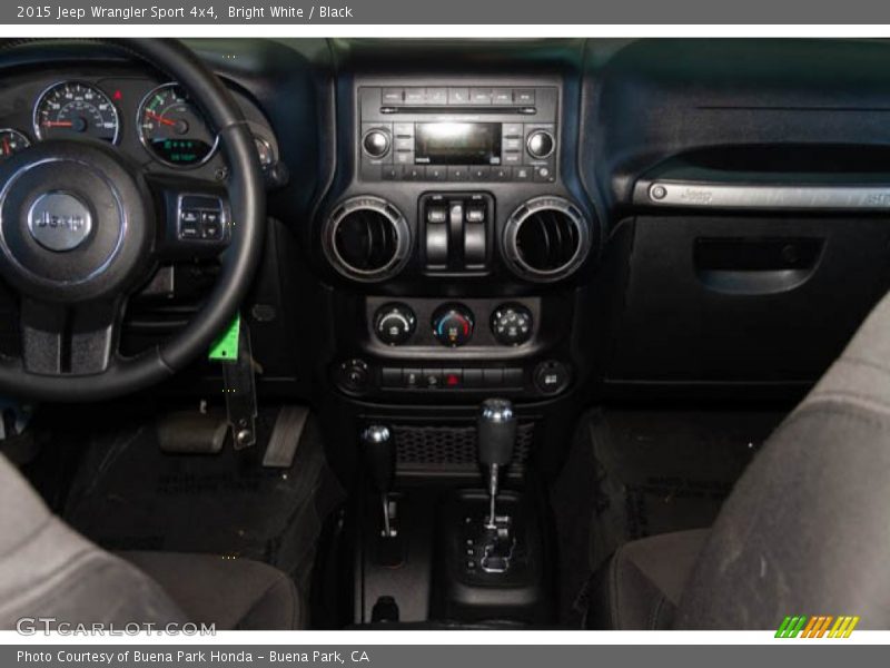 Bright White / Black 2015 Jeep Wrangler Sport 4x4