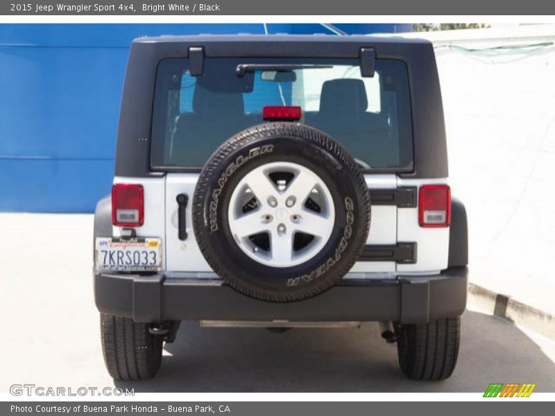 Bright White / Black 2015 Jeep Wrangler Sport 4x4
