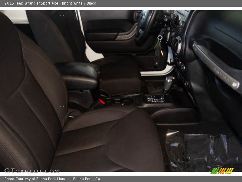 Bright White / Black 2015 Jeep Wrangler Sport 4x4