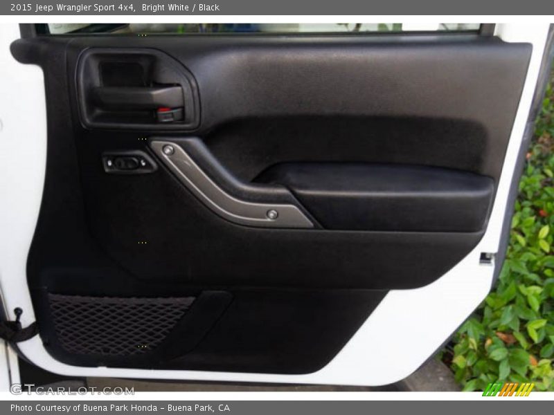 Bright White / Black 2015 Jeep Wrangler Sport 4x4