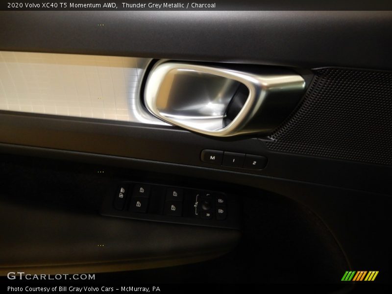 Thunder Grey Metallic / Charcoal 2020 Volvo XC40 T5 Momentum AWD
