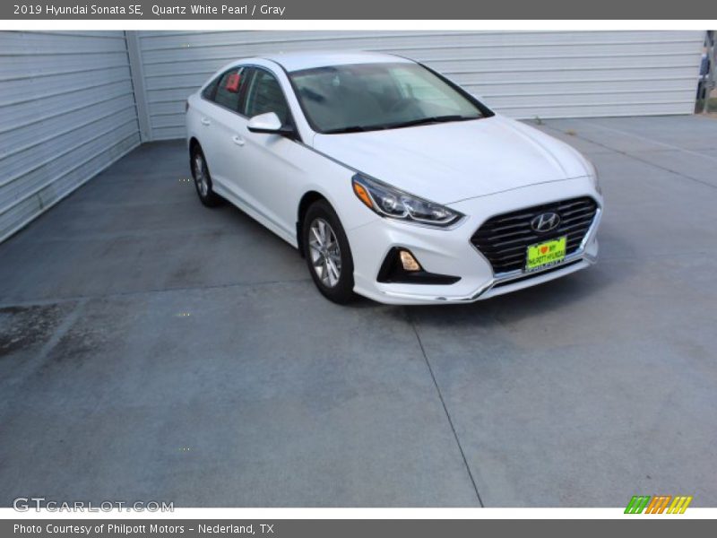 Quartz White Pearl / Gray 2019 Hyundai Sonata SE