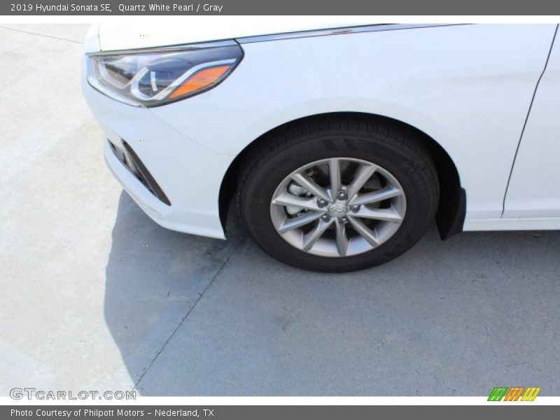 Quartz White Pearl / Gray 2019 Hyundai Sonata SE