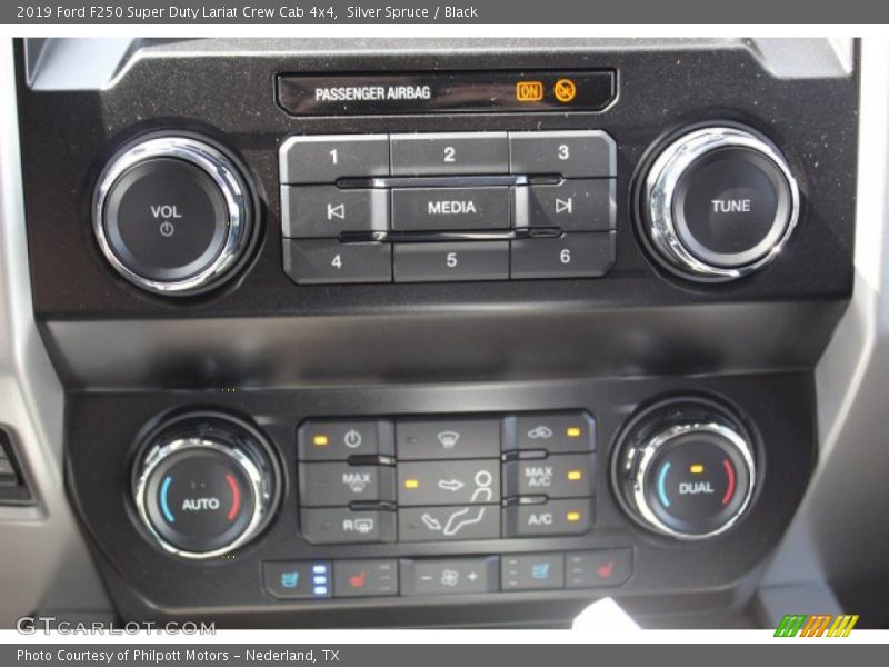 Silver Spruce / Black 2019 Ford F250 Super Duty Lariat Crew Cab 4x4