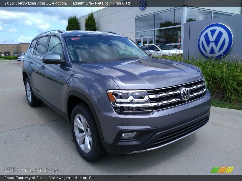 Platinum Gray Metallic / Titan Black 2019 Volkswagen Atlas SE 4Motion