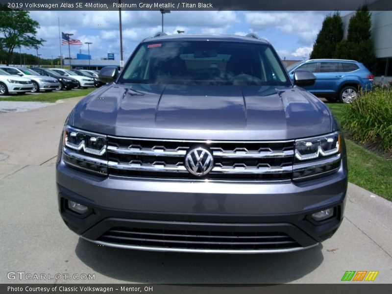 Platinum Gray Metallic / Titan Black 2019 Volkswagen Atlas SE 4Motion