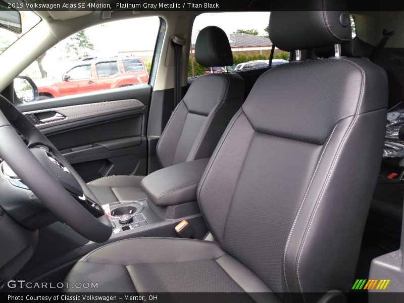 Platinum Gray Metallic / Titan Black 2019 Volkswagen Atlas SE 4Motion