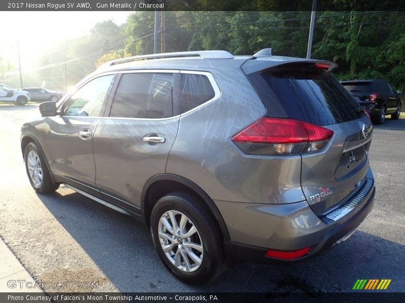 Gun Metallic / Charcoal 2017 Nissan Rogue SV AWD