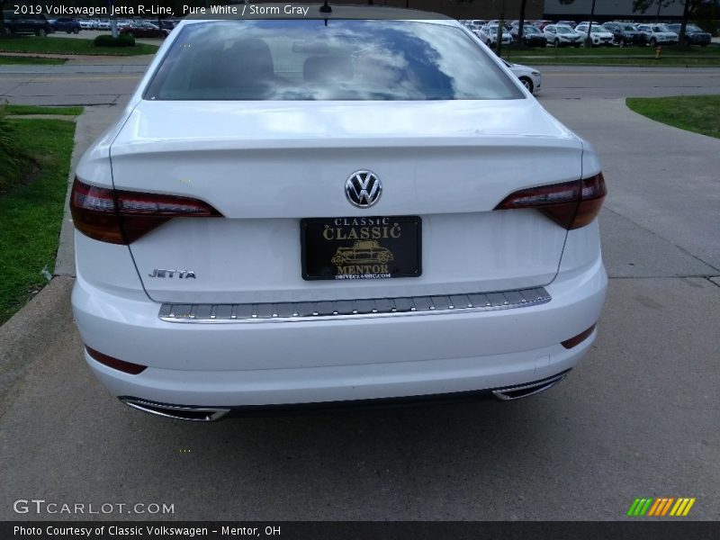 Pure White / Storm Gray 2019 Volkswagen Jetta R-Line