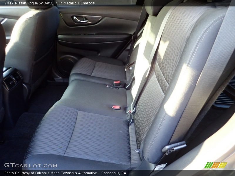 Gun Metallic / Charcoal 2017 Nissan Rogue SV AWD