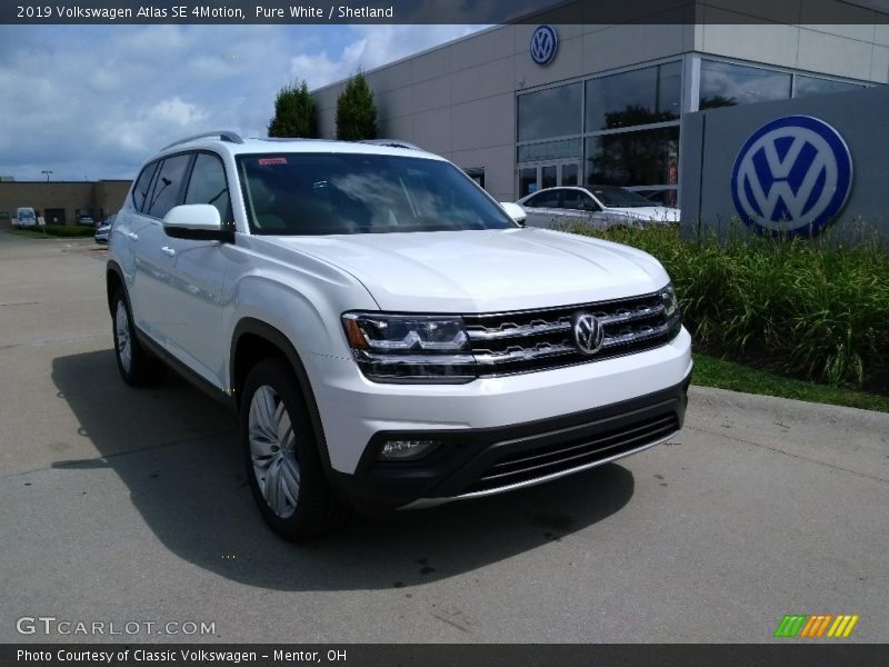 Pure White / Shetland 2019 Volkswagen Atlas SE 4Motion