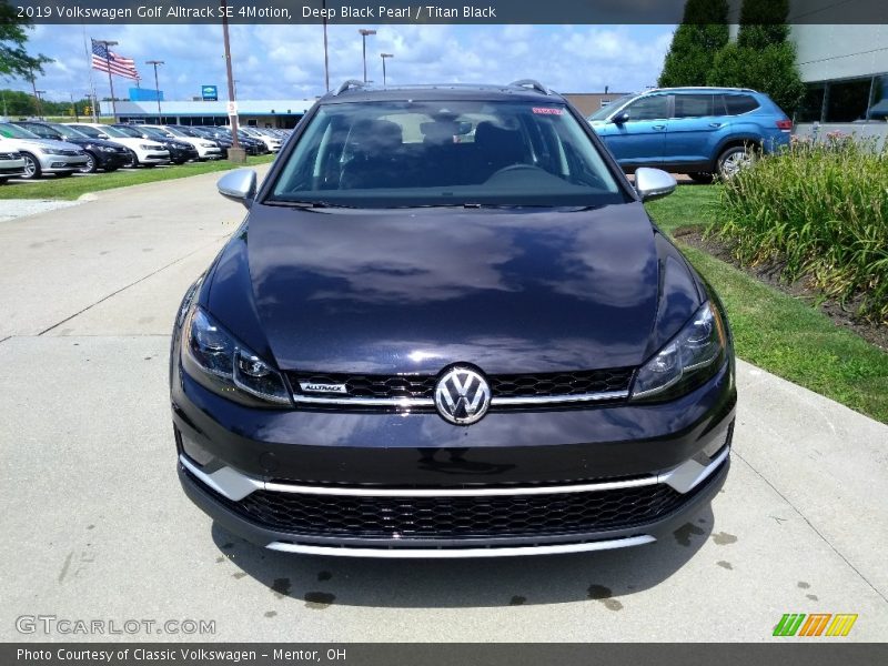 Deep Black Pearl / Titan Black 2019 Volkswagen Golf Alltrack SE 4Motion