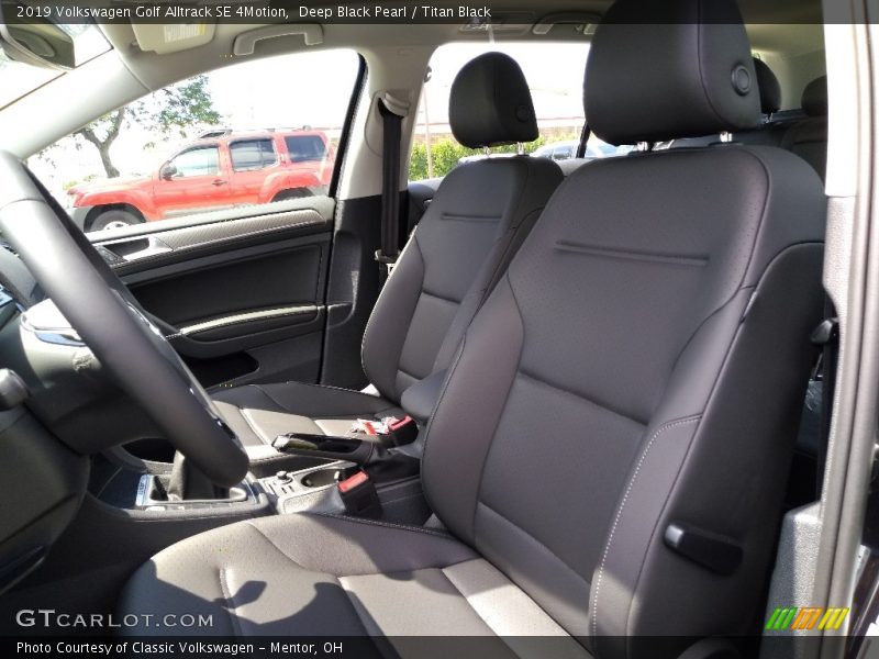 Front Seat of 2019 Golf Alltrack SE 4Motion