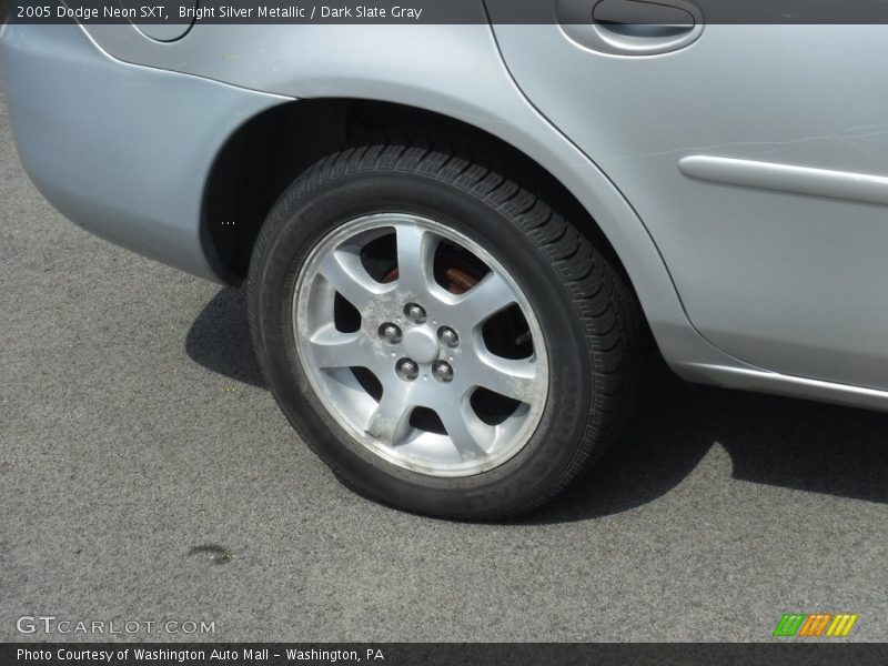 Bright Silver Metallic / Dark Slate Gray 2005 Dodge Neon SXT