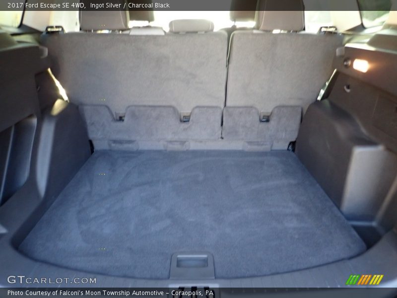 Ingot Silver / Charcoal Black 2017 Ford Escape SE 4WD