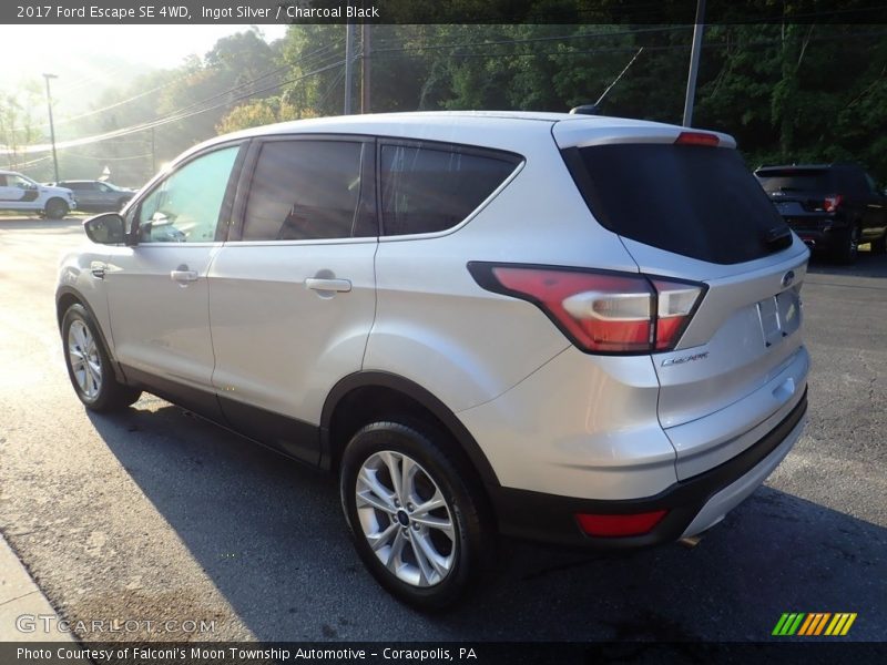 Ingot Silver / Charcoal Black 2017 Ford Escape SE 4WD