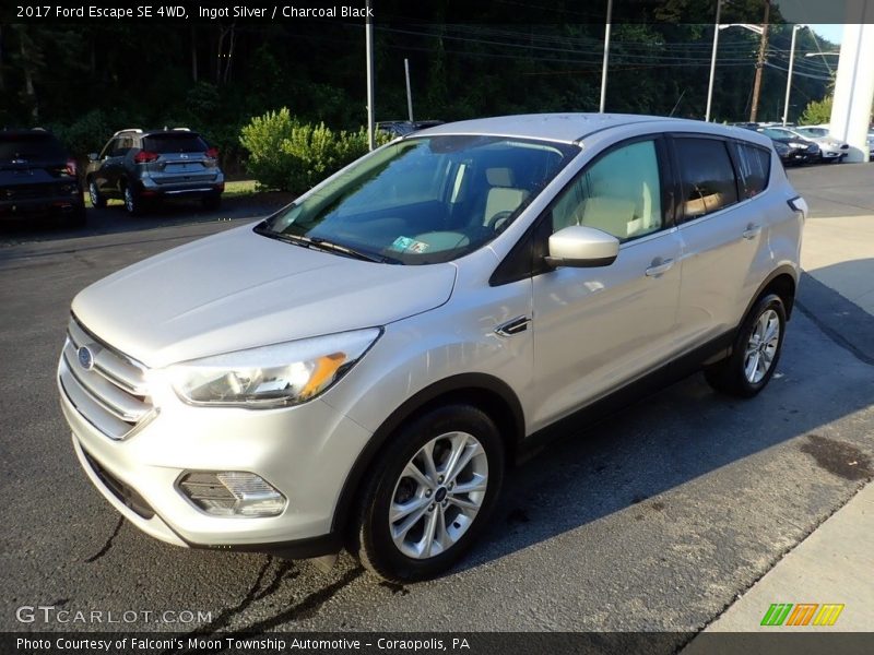 Ingot Silver / Charcoal Black 2017 Ford Escape SE 4WD