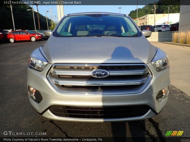 Ingot Silver / Charcoal Black 2017 Ford Escape SE 4WD