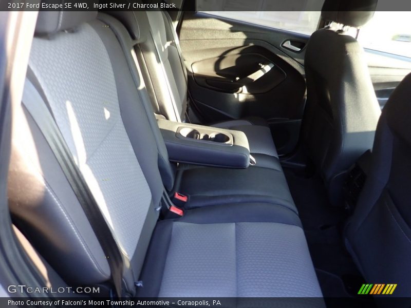 Ingot Silver / Charcoal Black 2017 Ford Escape SE 4WD