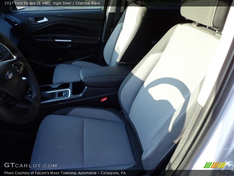 Ingot Silver / Charcoal Black 2017 Ford Escape SE 4WD
