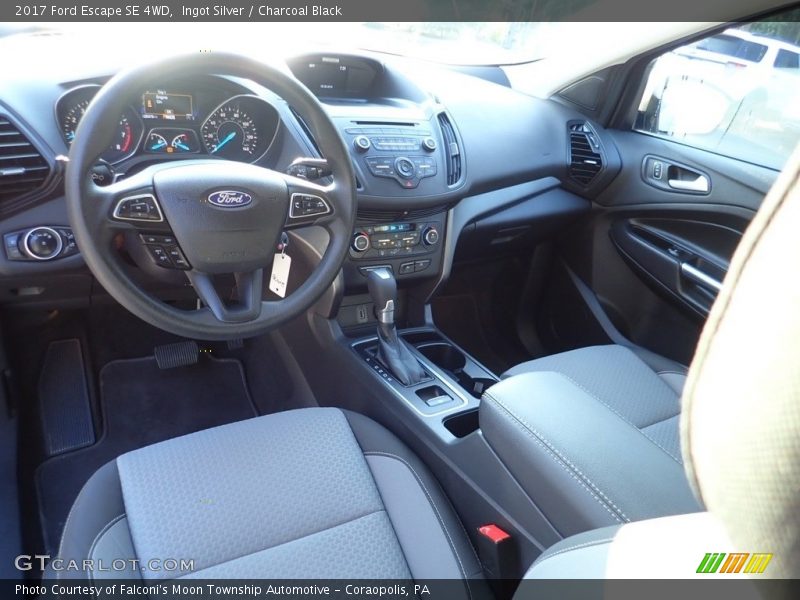 Ingot Silver / Charcoal Black 2017 Ford Escape SE 4WD