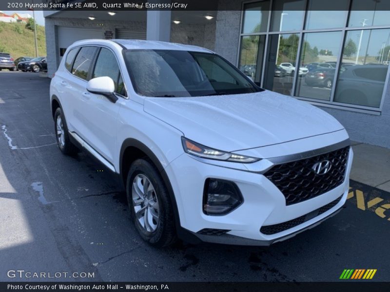 Front 3/4 View of 2020 Santa Fe SE AWD