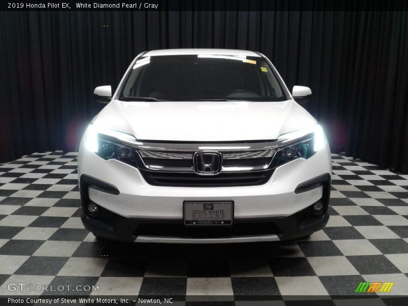 White Diamond Pearl / Gray 2019 Honda Pilot EX