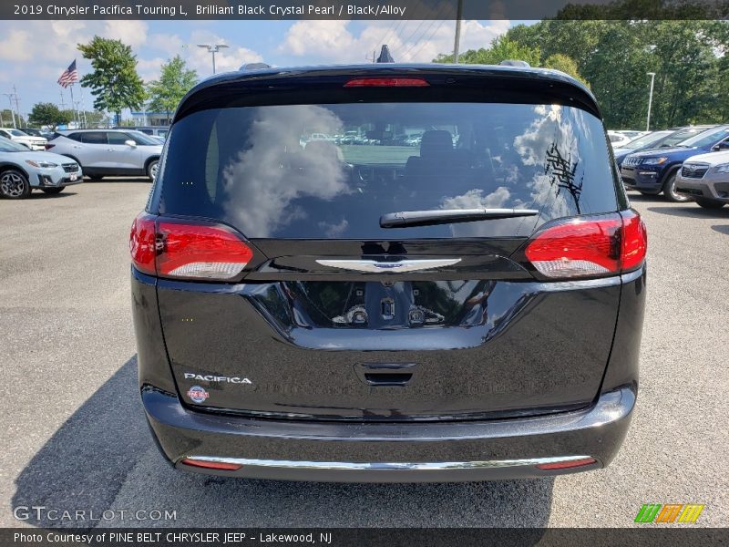 Brilliant Black Crystal Pearl / Black/Alloy 2019 Chrysler Pacifica Touring L