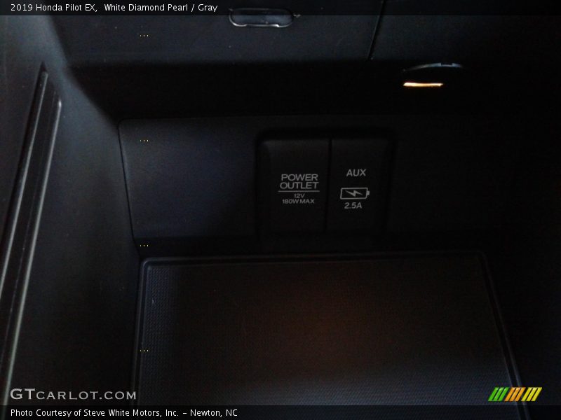 White Diamond Pearl / Gray 2019 Honda Pilot EX