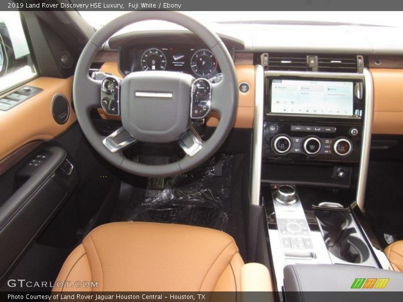 Fuji White / Ebony 2019 Land Rover Discovery HSE Luxury