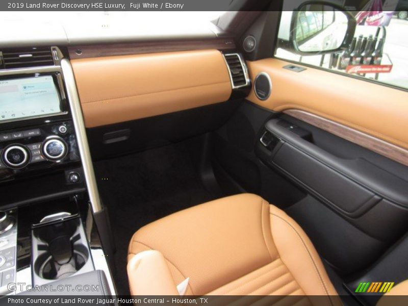 Fuji White / Ebony 2019 Land Rover Discovery HSE Luxury