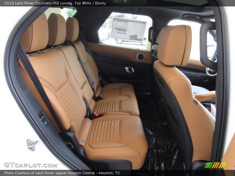 Fuji White / Ebony 2019 Land Rover Discovery HSE Luxury