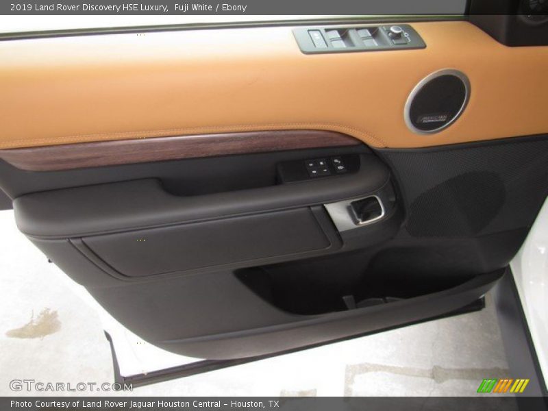 Fuji White / Ebony 2019 Land Rover Discovery HSE Luxury