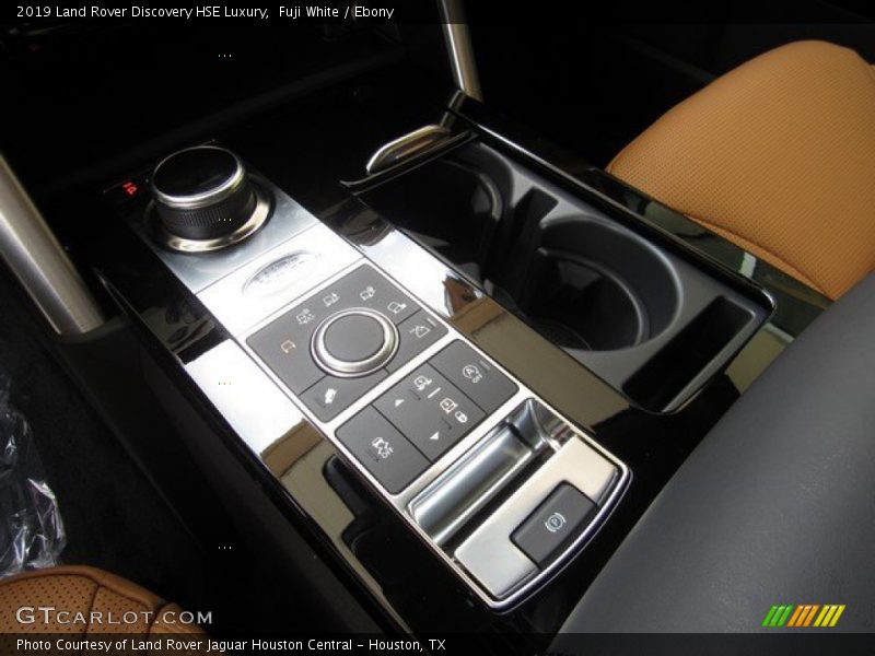Fuji White / Ebony 2019 Land Rover Discovery HSE Luxury
