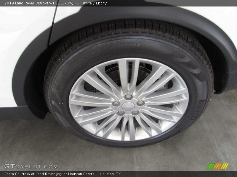 Fuji White / Ebony 2019 Land Rover Discovery HSE Luxury
