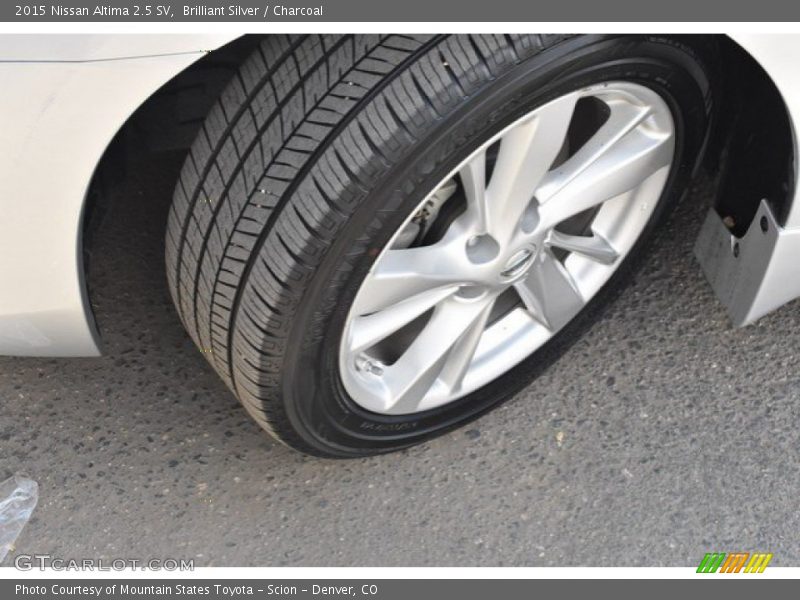 Brilliant Silver / Charcoal 2015 Nissan Altima 2.5 SV