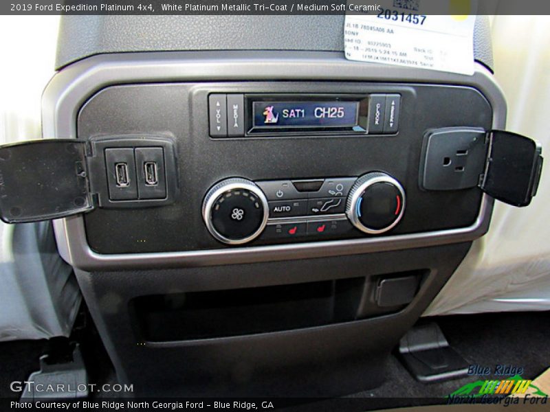 White Platinum Metallic Tri-Coat / Medium Soft Ceramic 2019 Ford Expedition Platinum 4x4