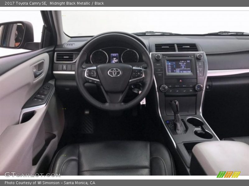 Midnight Black Metallic / Black 2017 Toyota Camry SE