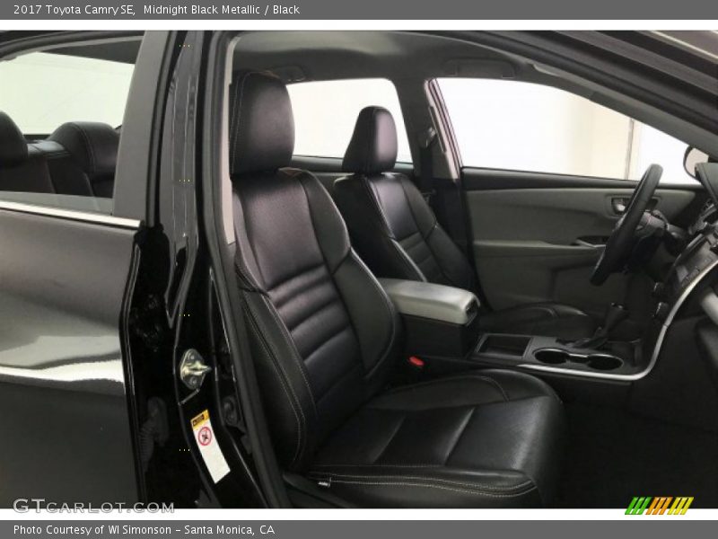 Midnight Black Metallic / Black 2017 Toyota Camry SE