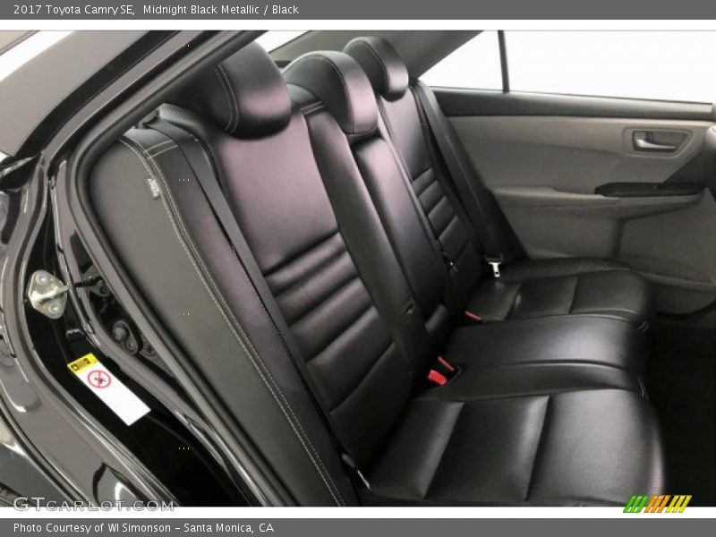 Midnight Black Metallic / Black 2017 Toyota Camry SE
