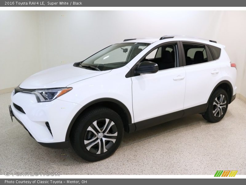 Super White / Black 2016 Toyota RAV4 LE