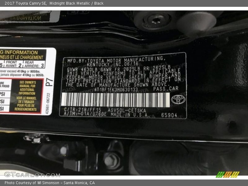 Midnight Black Metallic / Black 2017 Toyota Camry SE