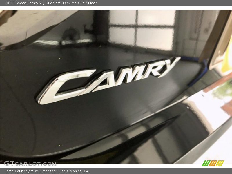 Midnight Black Metallic / Black 2017 Toyota Camry SE
