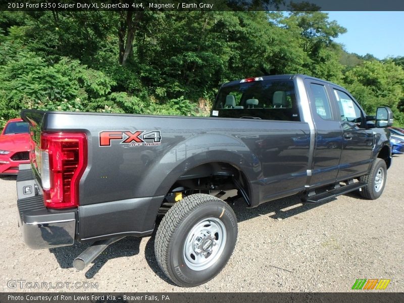 Magnetic / Earth Gray 2019 Ford F350 Super Duty XL SuperCab 4x4