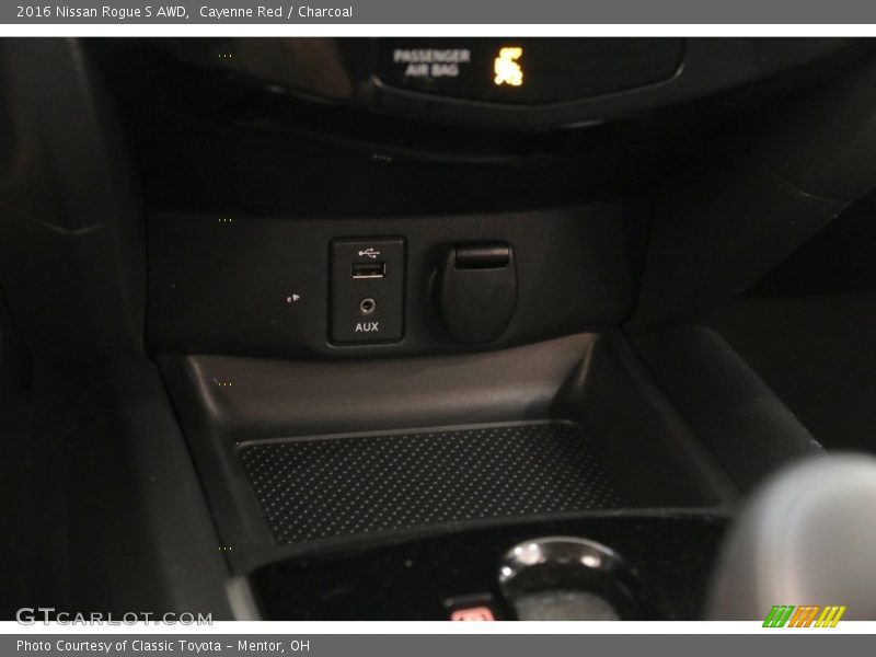 Cayenne Red / Charcoal 2016 Nissan Rogue S AWD