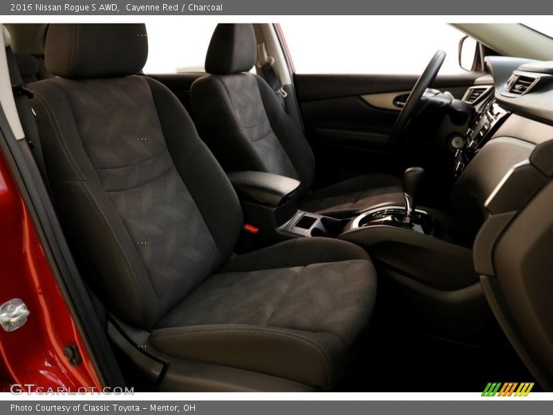 Cayenne Red / Charcoal 2016 Nissan Rogue S AWD