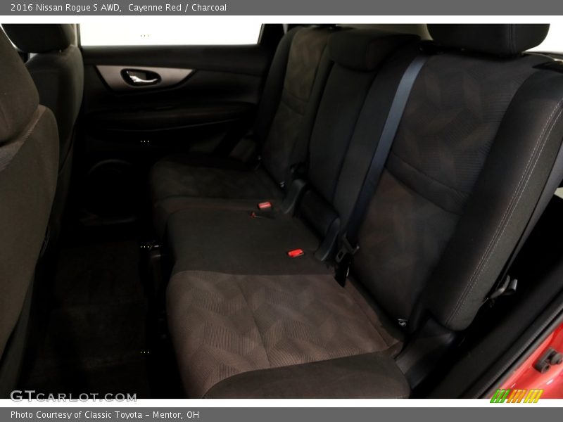 Cayenne Red / Charcoal 2016 Nissan Rogue S AWD