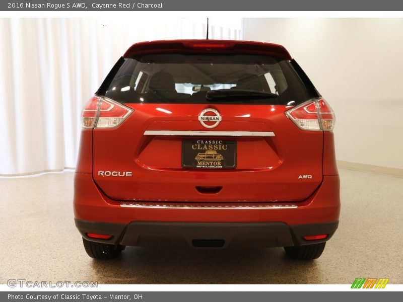 Cayenne Red / Charcoal 2016 Nissan Rogue S AWD